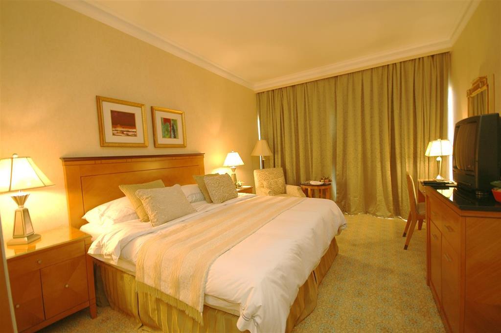 Golden Tulip Seeb 3*