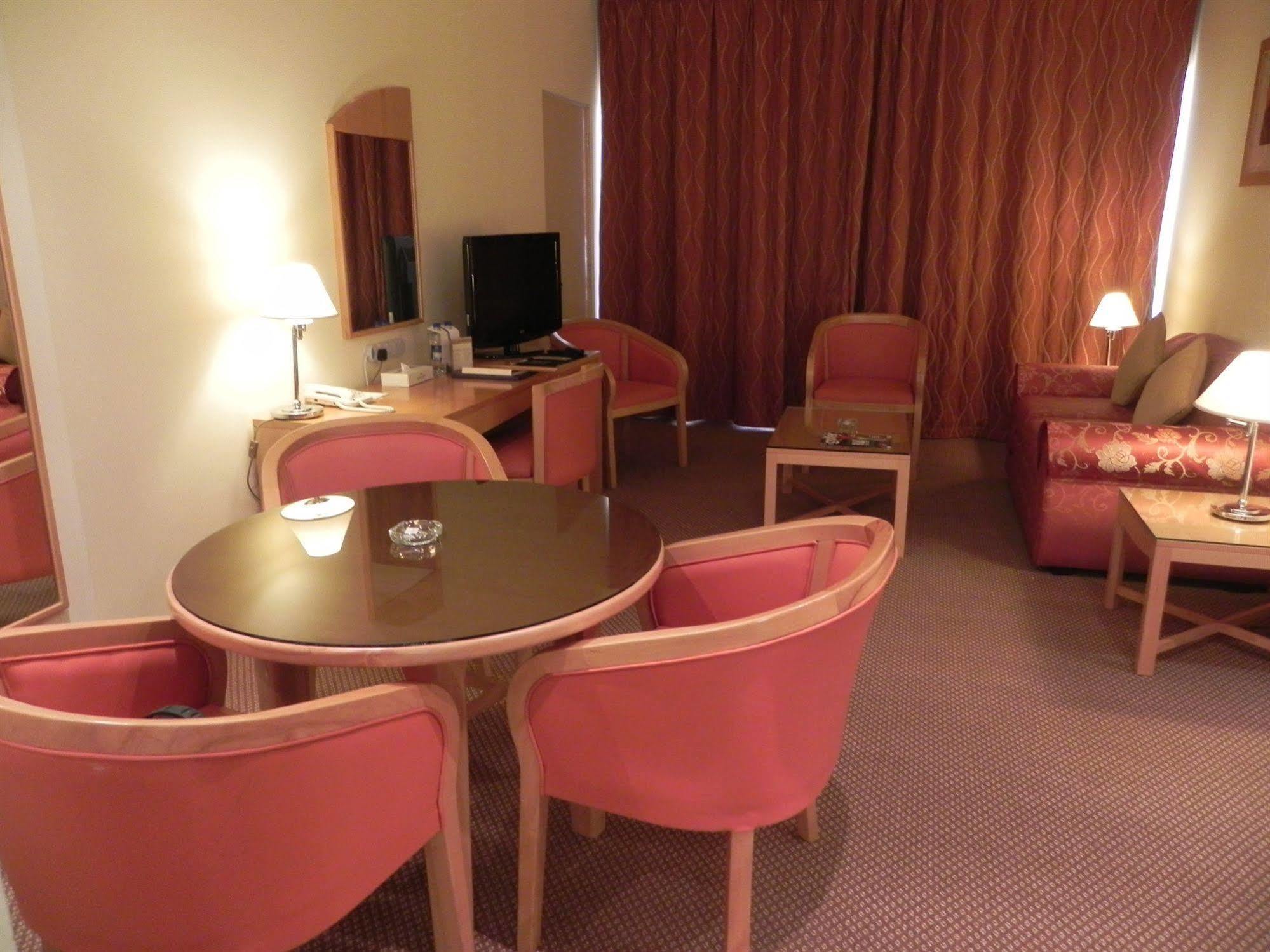 Golden Tulip Seeb Hotel Maskat