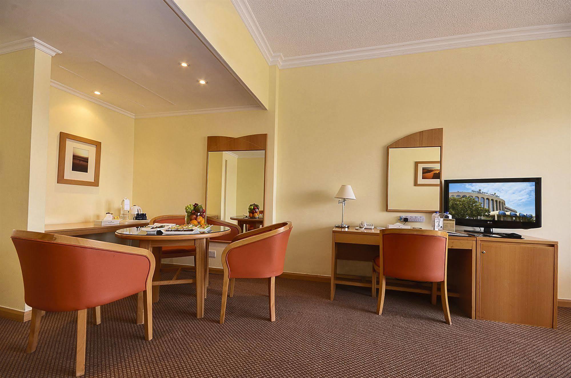 Hotel Golden Tulip Seeb 3*